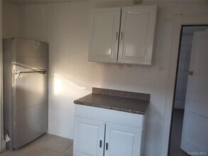 114 Lincoln Ave in New Rochelle, NY - Building Photo - Building Photo