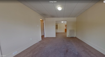 325 Main St-Unit -Apt 2 in Medford, MA - Foto de edificio - Building Photo