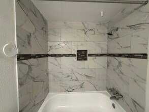 600 Nottingham Oaks Trail in Houston, TX - Building Photo - Building Photo