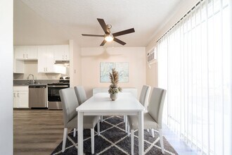 269 W San Marcos Blvd, Unit 21 in San Marcos, CA - Building Photo - Building Photo