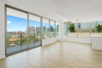 1600 SW 1st Ave, Unit 910 in Miami, FL - Building Photo - Building Photo