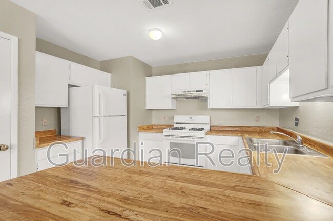 801 N Major Ave in Henderson, NV - Building Photo - Building Photo