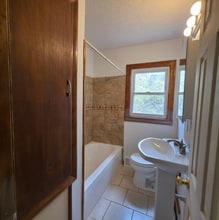 238 Bodine Ct in Akron, OH - Building Photo - Building Photo
