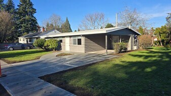 7912 MacArthur Blvd in Vancouver, WA - Building Photo