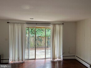 454 Old Lancaster Rd, Unit 5 in Haverford, PA - Building Photo - Building Photo