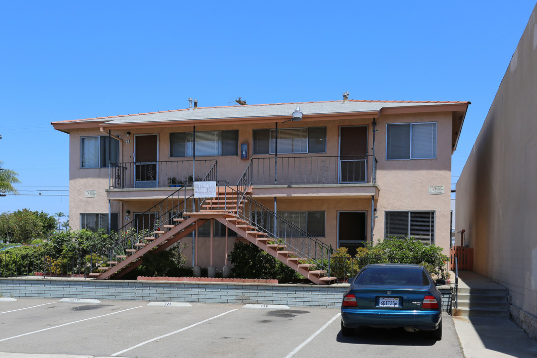 725-739 B Ave in National City, CA - Building Photo