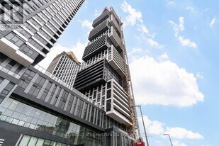 4015 The Exchange in Mississauga, ON - Building Photo