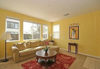 246 White Birch Ct in Brentwood, CA - Building Photo - Building Photo