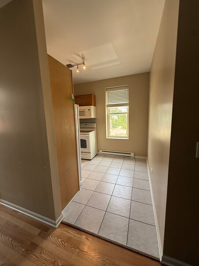 503 S Main St, Unit Until3 in Princeton, IL - Building Photo - Building Photo