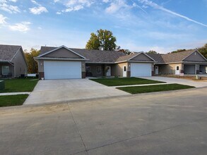 2325 13th St in Silvis, IL - Building Photo - Building Photo