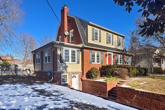 3304 Arundel Ave in Alexandria, VA - Foto de edificio - Building Photo