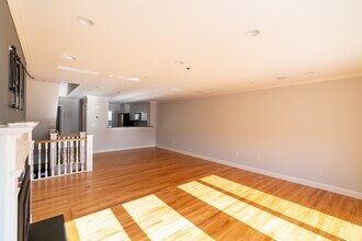 606 Chandlers Wharf in Portland, ME - Building Photo - Building Photo