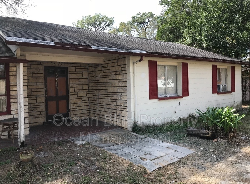 1915 E 143rd Ave in Tampa, FL - Building Photo