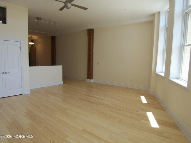 300 Emory St in Asbury Park, NJ - Building Photo - Building Photo