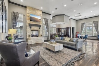 Overlook at Stone Oak Park Apartments in San Antonio, TX - Building Photo - Building Photo