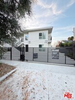 5191 Lindley Ave in Los Angeles, CA - Building Photo