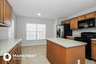 4302 Bay Vista Dr in Kissimmee, FL - Foto de edificio - Building Photo