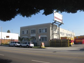 4084 S Figueroa St in Los Angeles, CA - Building Photo - Building Photo