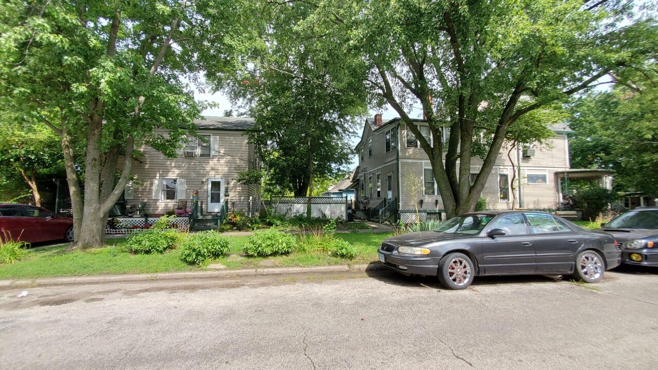 1020 Wabash Ave in Mattoon, IL - Building Photo