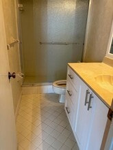 112 Lake Emerald Dr, Unit 207 in Oakland Park, FL - Building Photo - Building Photo