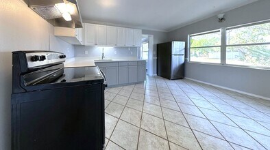 7111 Onyx Dr N in St. Petersburg, FL - Building Photo - Building Photo