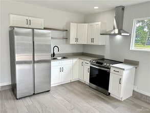 1000 E Ithaca Ave in McAllen, TX - Building Photo - Building Photo