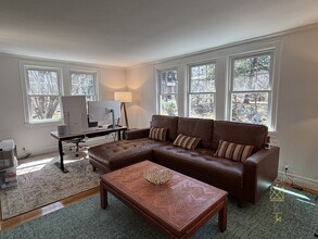 198 Wolcott Rd in Chestnut Hill, MA - Building Photo - Building Photo