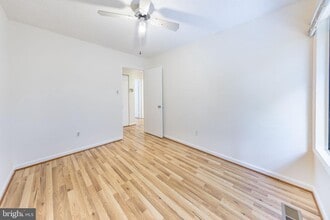 2232 Southgate Square in Reston, VA - Building Photo - Building Photo