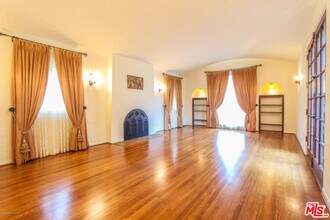 440 Spencer St in Glendale, CA - Building Photo - Building Photo