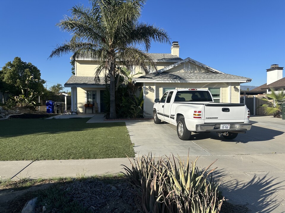 17934 Fairfax St in Fontana, CA - Building Photo