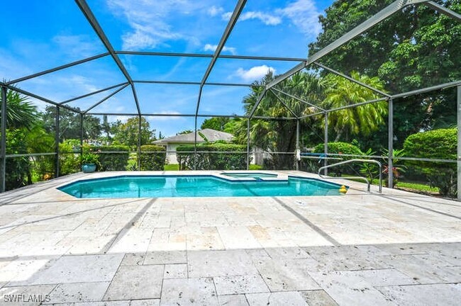 27640 Michigan St in Bonita Springs, FL - Foto de edificio - Building Photo