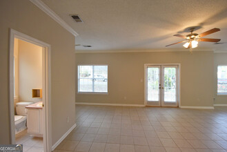137 S Fairfield Dr in Peachtree City, GA - Foto de edificio - Building Photo
