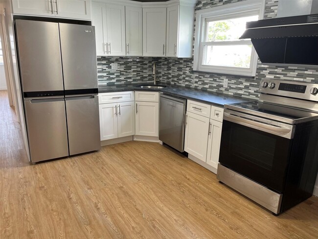 property at 117 Evergreen Ave