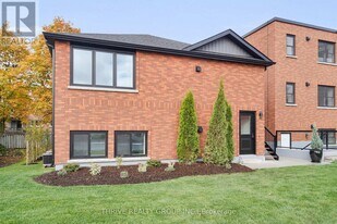 74 Church St in Stratford, ON - Building Photo