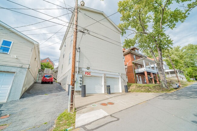 717 Naomi St in Morgantown, WV - Building Photo - Building Photo
