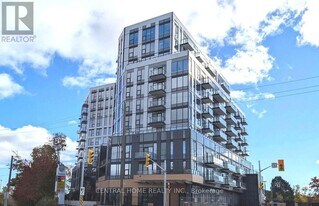 7439 Kingston Rd in Toronto, ON - Building Photo