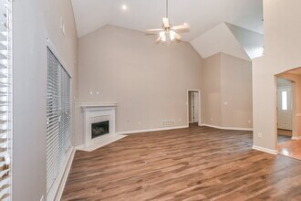 8083 Delta Lakes Blvd in Walls, MS - Foto de edificio - Building Photo