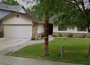 2090 N Berkeley Ave in Turlock, CA - Building Photo - Building Photo