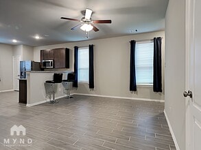 25554 Northpark Spruce Dr in Porter, TX - Foto de edificio - Building Photo