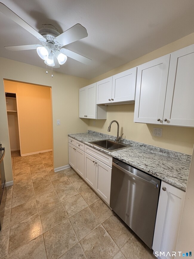 57 Westridge Rd in New London, CT - Building Photo - Building Photo