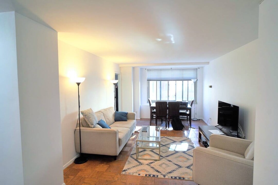 2401 H St NW, Unit 614 in Washington, DC - Building Photo