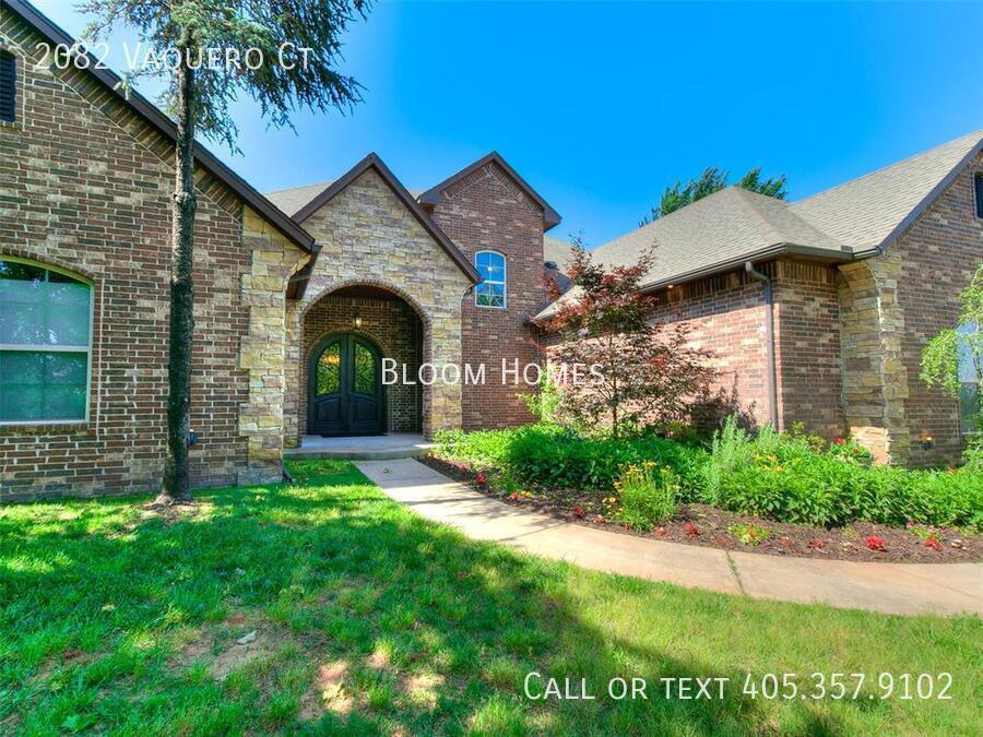 2082 Vaquero Ct in Edmond, OK - Building Photo