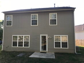 2808 Cougar Hill Ct in Charlotte, NC - Foto de edificio - Building Photo