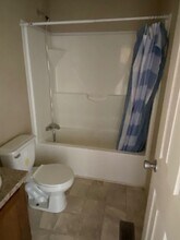 864 Alb Dr in Dickinson, ND - Building Photo - Building Photo