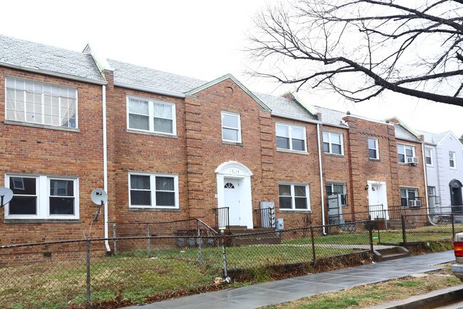1214 Meigs Pl NE in Washington, DC - Foto de edificio - Building Photo