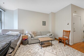 108 Adams St in Hoboken, NJ - Building Photo - Building Photo