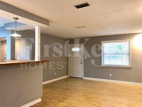 6003 Holly Bay Dr in Jacksonville, FL - Building Photo - Building Photo