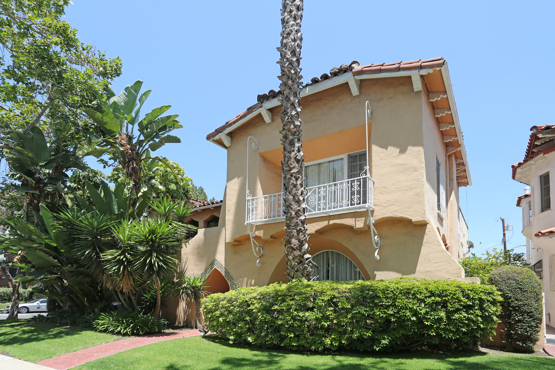 174 Swall Dr in Beverly Hills, CA - Building Photo