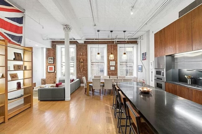 1 Bond St in New York, NY - Building Photo - Building Photo