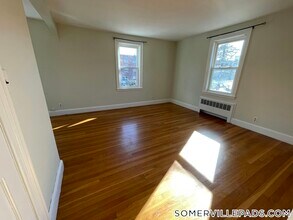 279 Washington St, Unit 2 in Somerville, MA - Foto de edificio - Building Photo